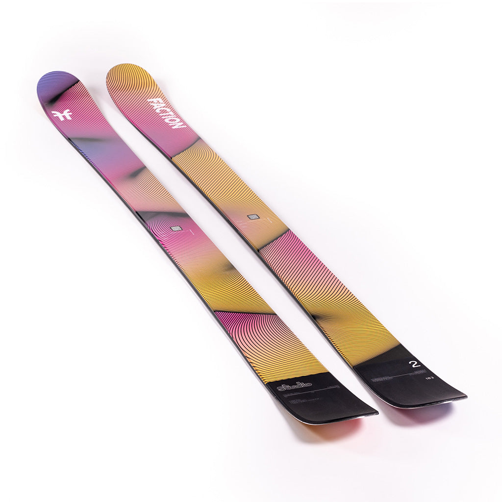 Studio 2 25/26 - Skis